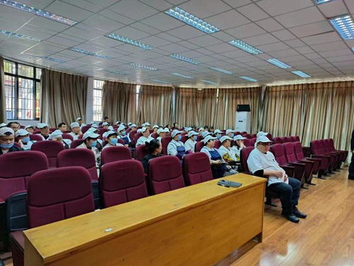 涪城区城厢市场监管所召开辖区学校食品安全工作培训会