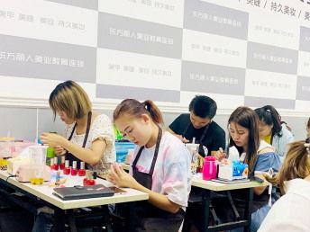 图 延庆哪有纹绣美容化妆半永久美甲培训学校学习班 北京职业培训