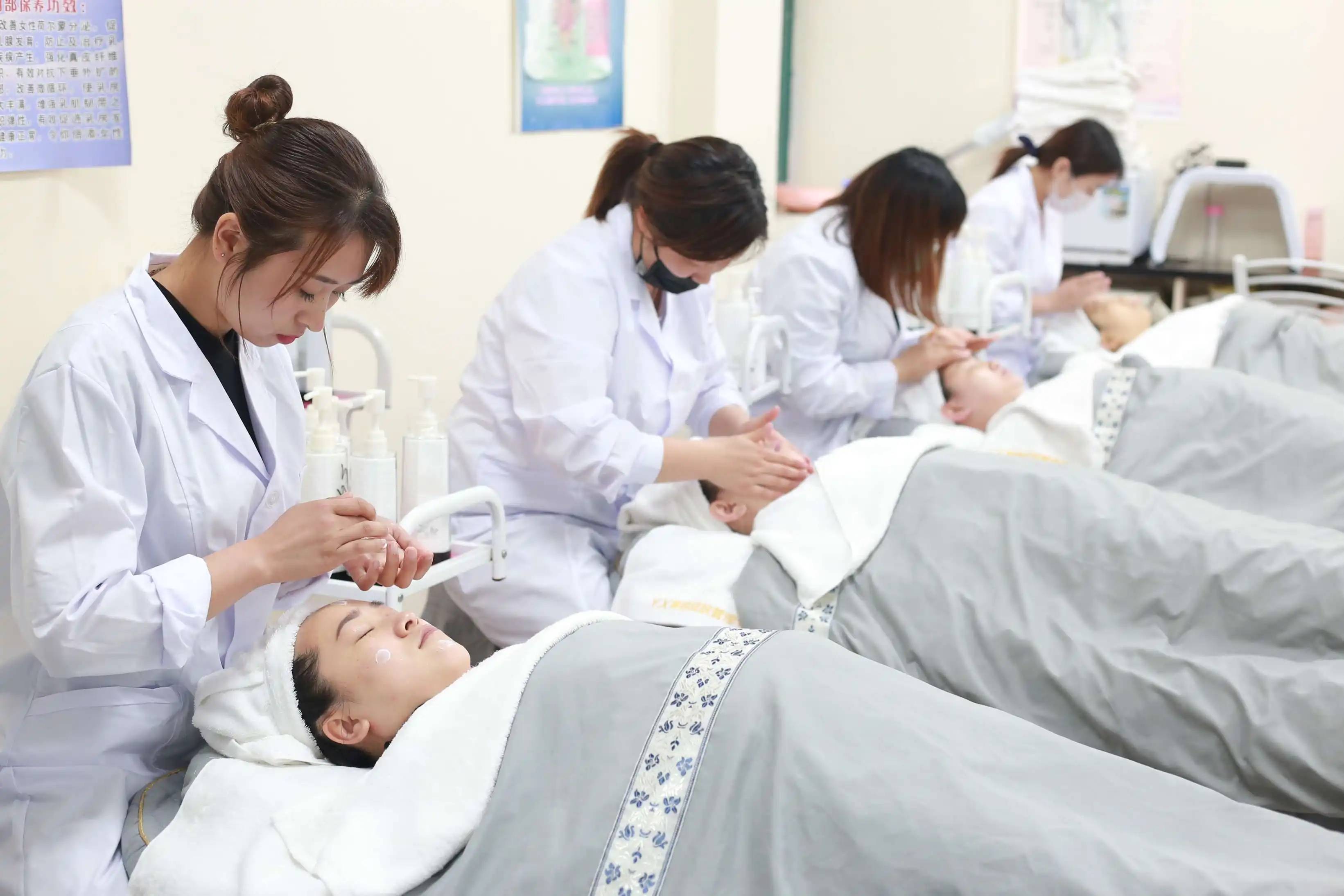 广州增城区韩后职业培训学校|美容学校参加培训到底能学到什么_手法_