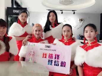 图 广州百美汇学校广州大型美容美发化妆培训学校 广州职业培训